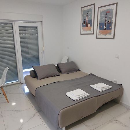 Apartmani Anastasia With Pool, Novalja Buitenkant foto