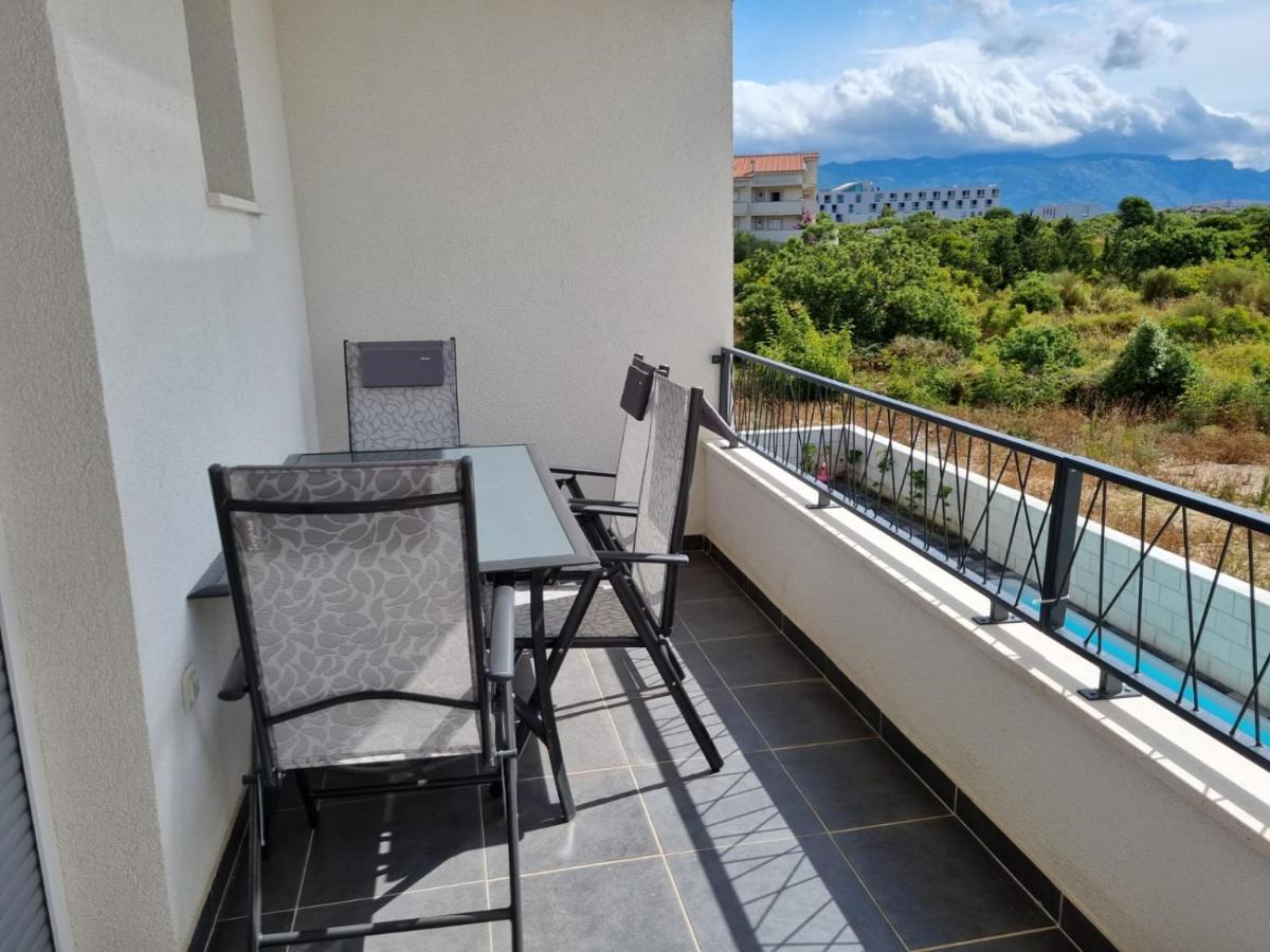 Apartmani Anastasia With Pool, Novalja Buitenkant foto