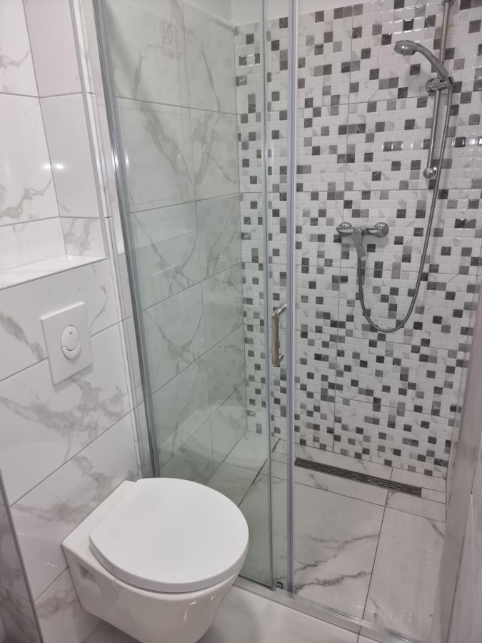 Apartmani Anastasia With Pool, Novalja Buitenkant foto
