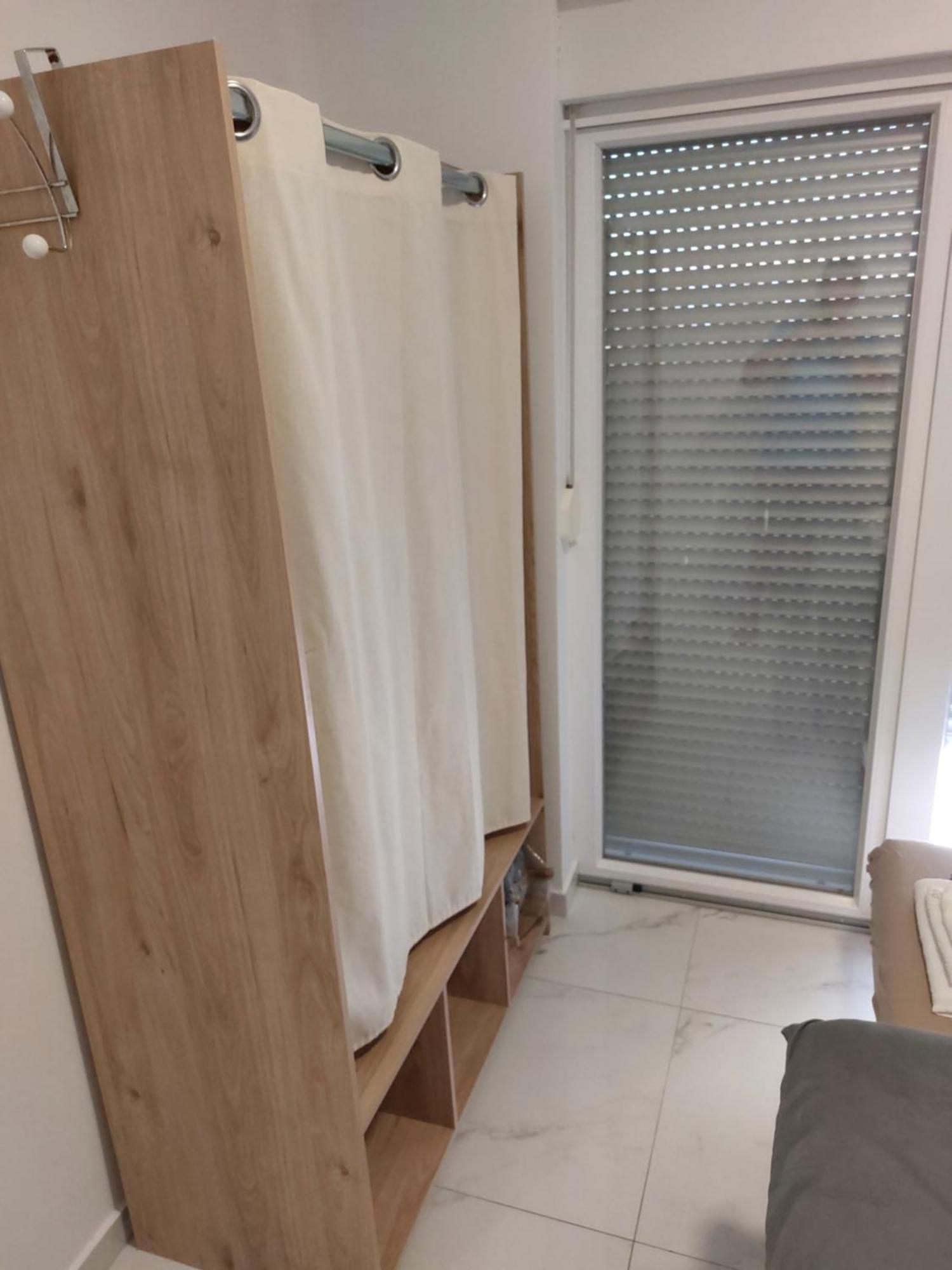 Apartmani Anastasia With Pool, Novalja Buitenkant foto
