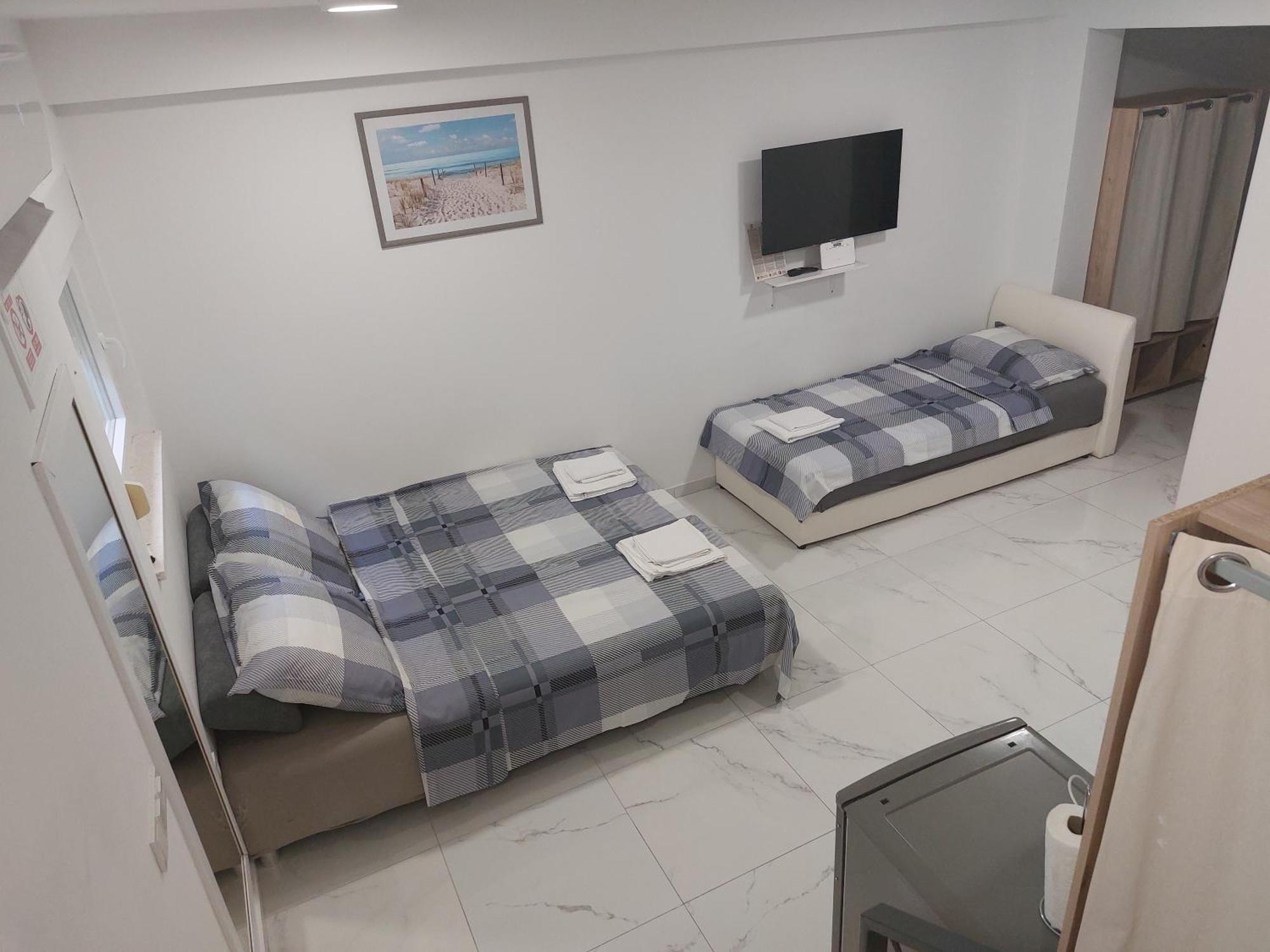 Apartmani Anastasia With Pool, Novalja Buitenkant foto